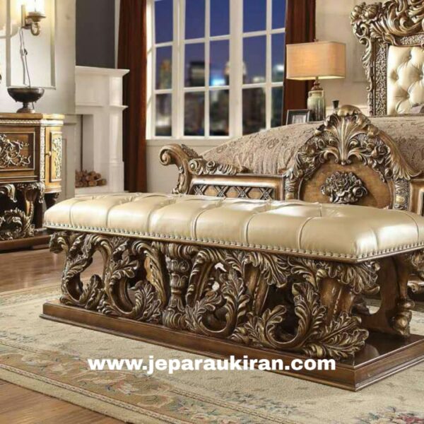 9224ff2e 941a 43cb 962c aba8106d9058 - Kamar Tidur Klasik Mewah