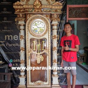 Lemari Jam Hias