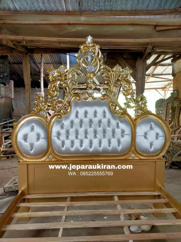 bb6d10ab d497 42f7 a6fa 9e99007c19c3 - Tempat Tidur Jati Mewah