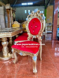 c45170d7 3b02 492e b6a4 3c2b0071c7d2 225x300 - Meja Makan Mewah Jati